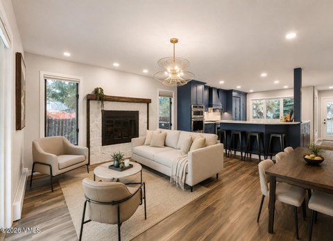 Three-Level Duplex with Private Lock-Off