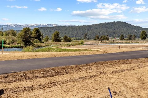 Land in Cascade River District