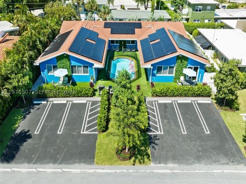Renovated Fourplex with Pool