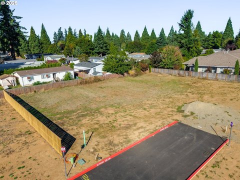 LAND - Canby, OR