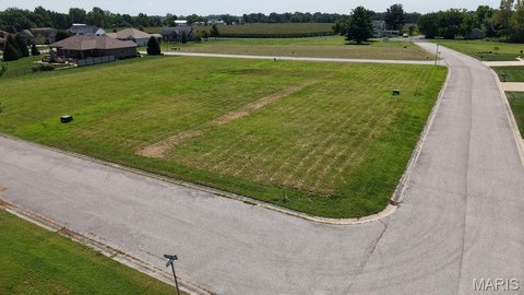 Land, Staunton, IL