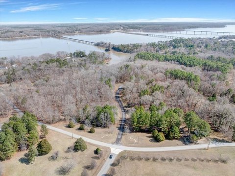 Waterfront Land Development Opportunity