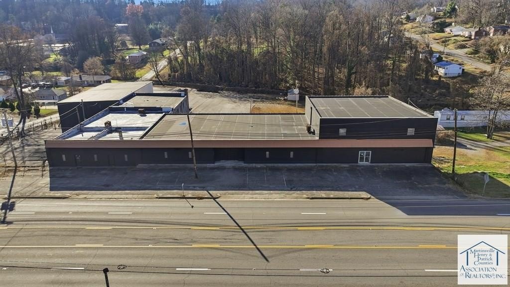 Versatile Warehouse on Virginia Avenue