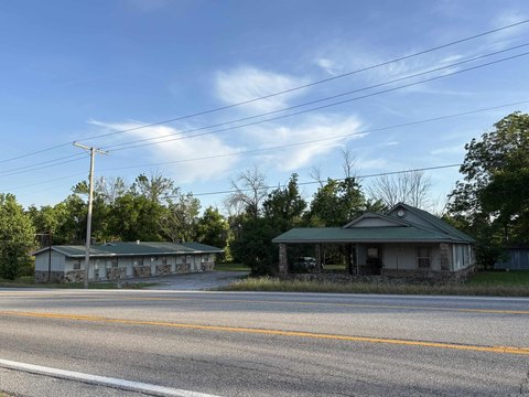5-Unit Motel with On-Site Home