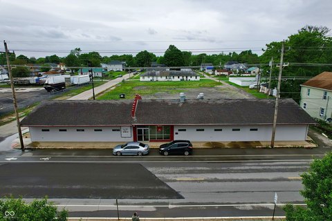 Restaurant/Bar Building with Kitchen