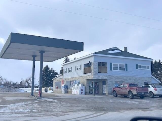 Established Country Store with Rental Units