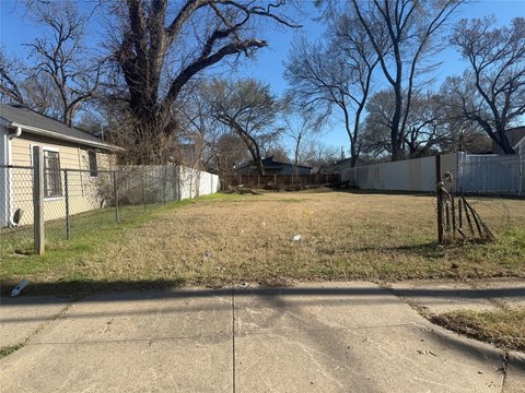 High-Visibility Commercial Vacant Lot