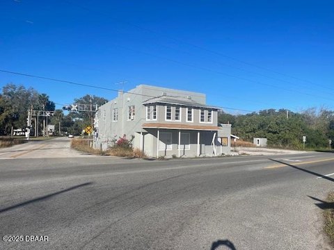 Mixed-Use Property in Seville, FL