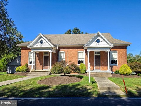 Historic Building with Modern Potential