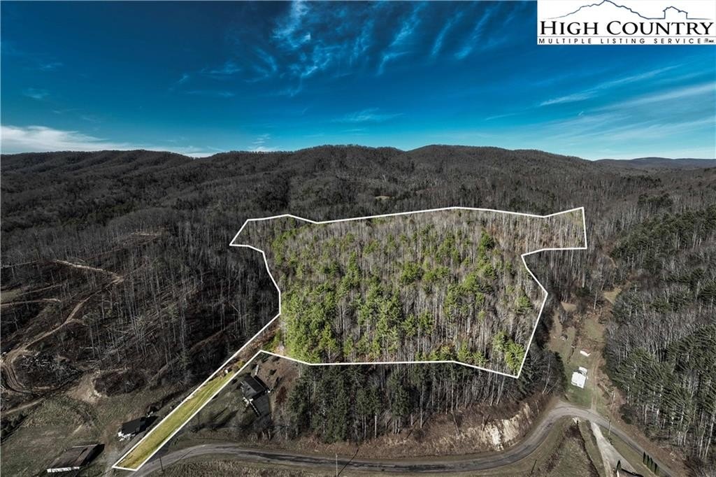 Unrestricted Wooded Tract with Views