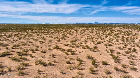 Land in Growing Equestrian Zone