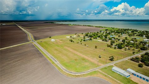 Land, Austwell, TX