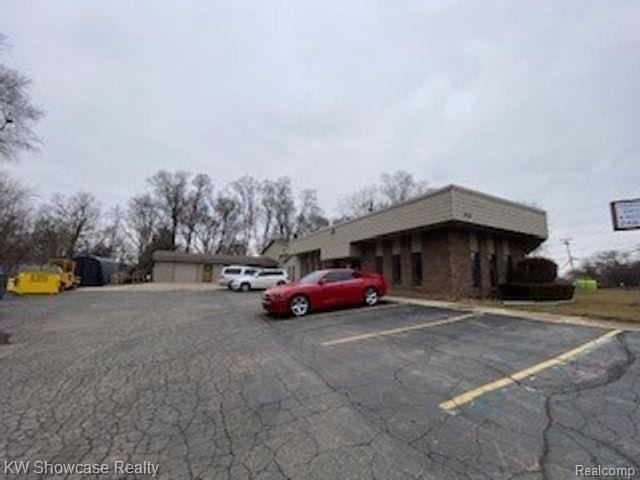 Mixed-Use Property in White Lake