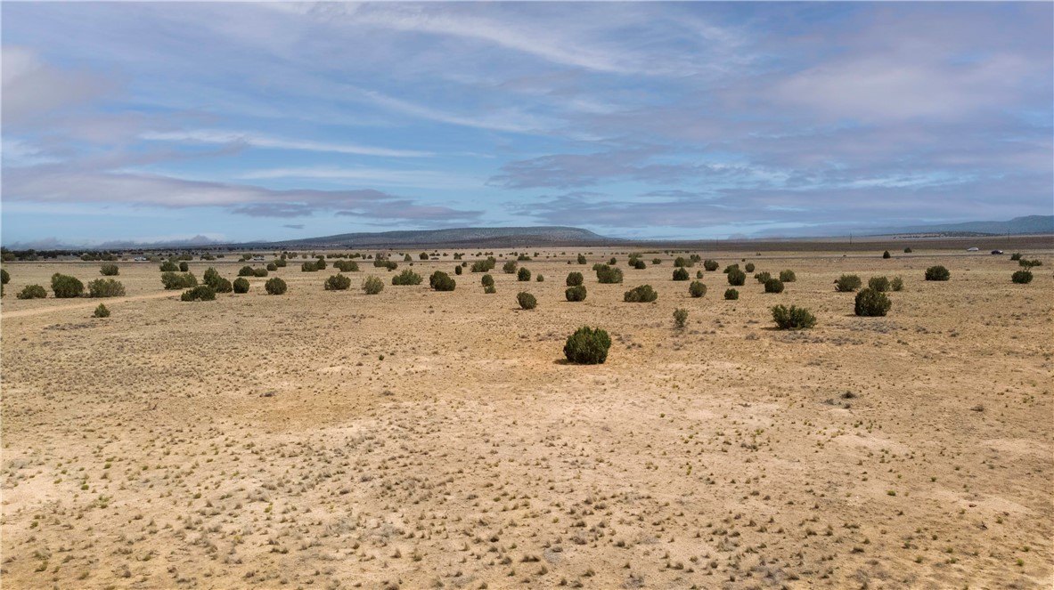 2.01 Acres in Seligman, AZ