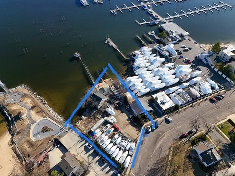 Waterfront Marina Property in Port Washington