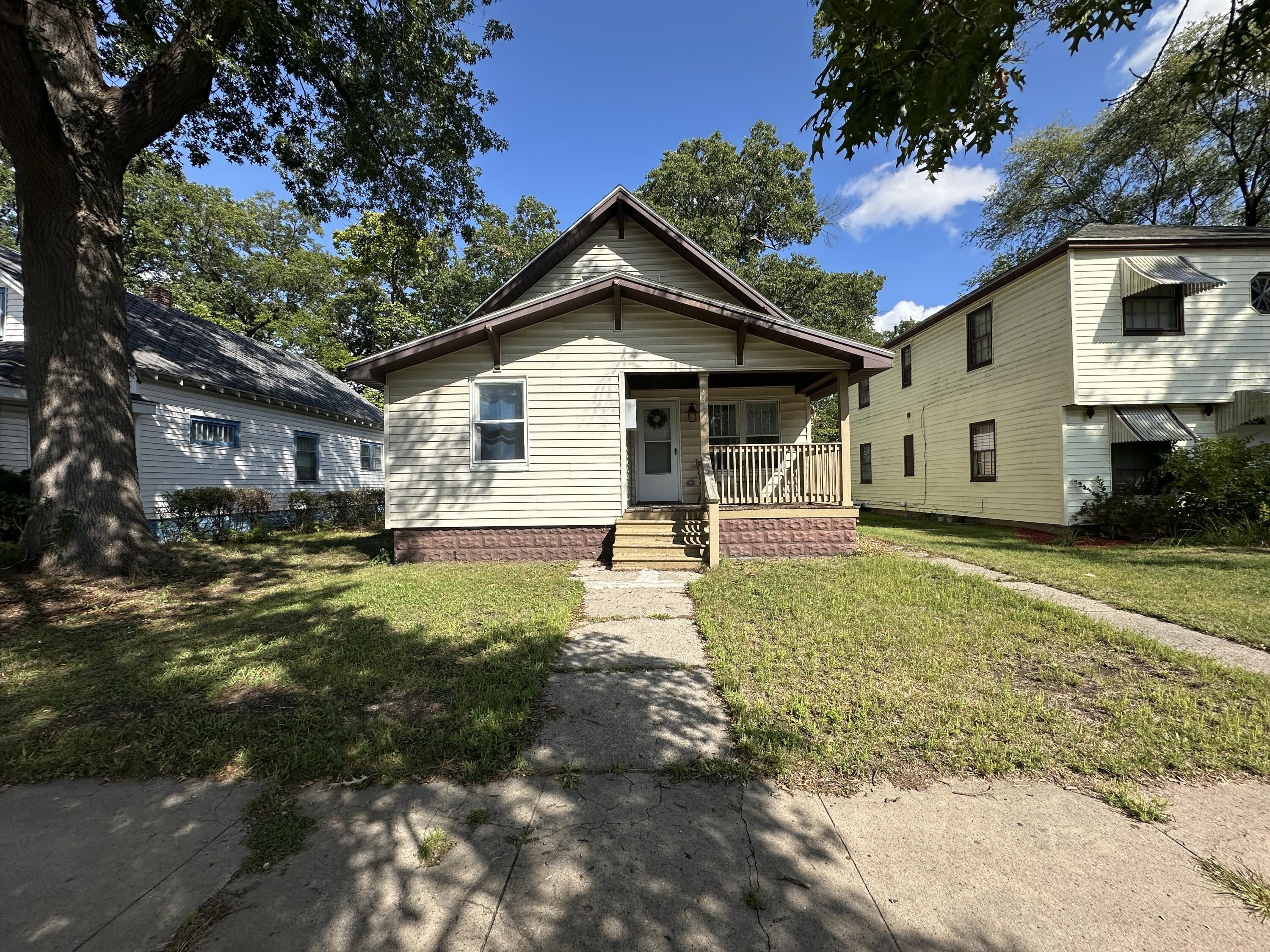 Turnkey Triplex Near School, Park