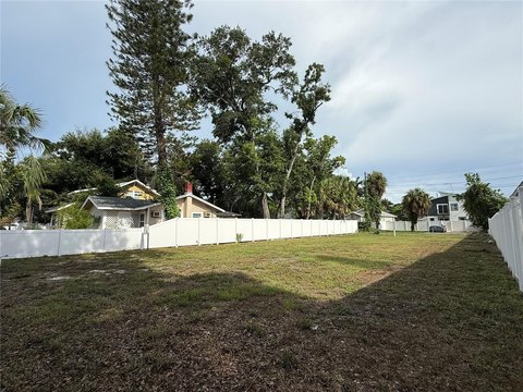 Land, ST PETERSBURG, FL