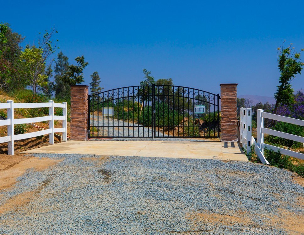 Expansive Lot with Panoramic Views