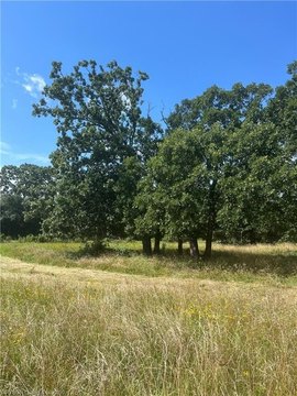 LAND - Howe, OK