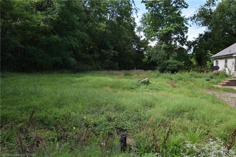 LAND - Stilwell, OK