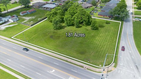 Commercial Land in High-Traffic Area