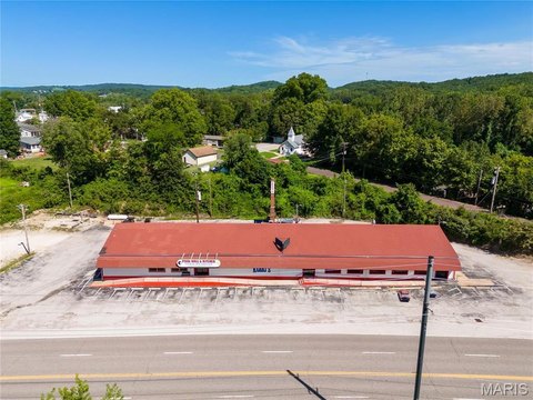 Versatile Commercial Property in Barnhart