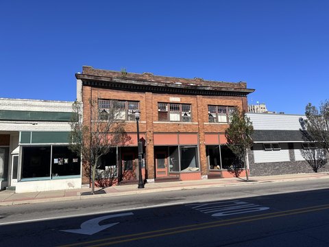Mixed-Use Building in Downtown Jackson