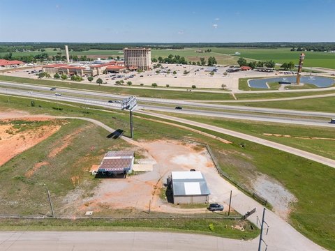 Shawnee Commercial Property on 1.25 Acres