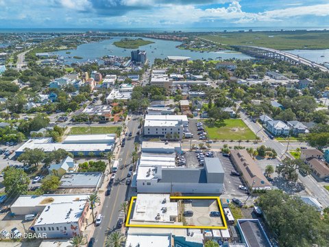 Prime Commercial Building on Canal