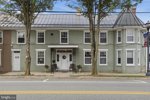 Historic Mixed-Use Building