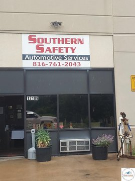 Auto Service Building with Lift