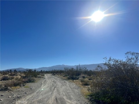 Expansive Land Parcel in Phelan