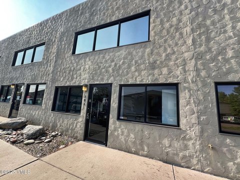 Versatile Commercial Space in Gypsum