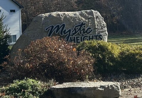 Land in Mystic Heights