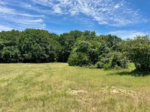 Acreage with Existing Utilities and Farm Features