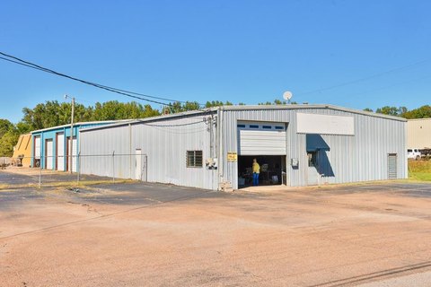 Versatile Automotive Facility in Union