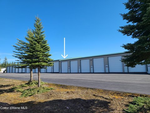 Versatile Commercial Storage Unit