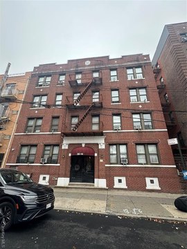 Astoria 20-Unit Multifamily Investment Opportunity