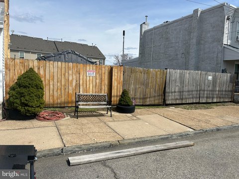 Land, PHILADELPHIA, PA