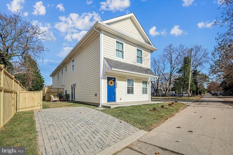 Duplex with EV Charging