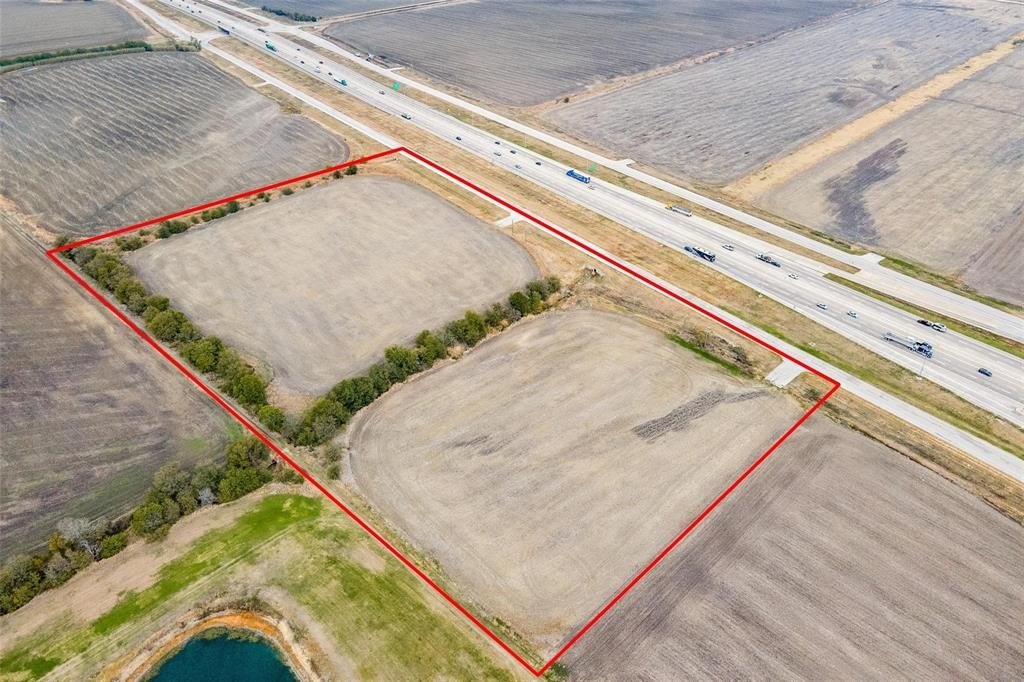 Land with I-35 Frontage