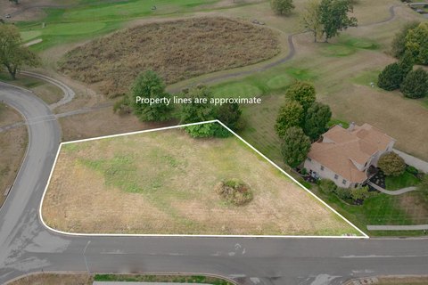 Residential Lot in Golf Community
