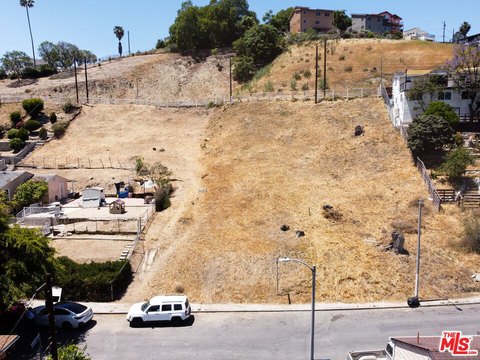 Ready-to-Issue Land in Los Angeles