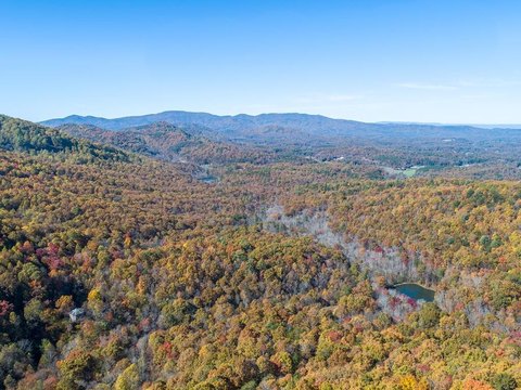 Picturesque Land with Mountain Views