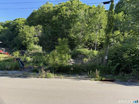 LAND - Waterbury, CT