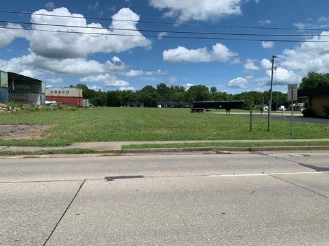 Vacant Land on Busy Intersection