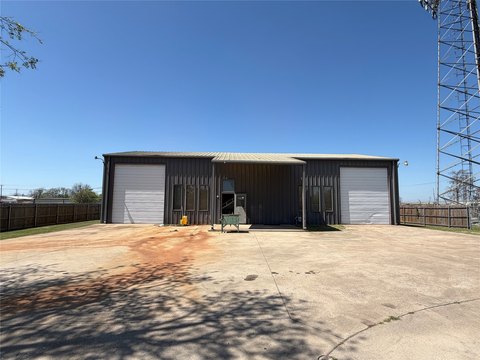 Automotive Repair Building with Bays