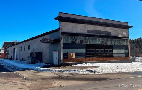 Versatile Commercial Building in Palmer