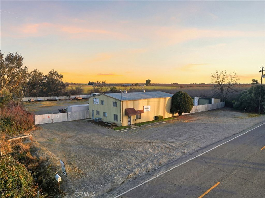Versatile Commercial Property on Highway