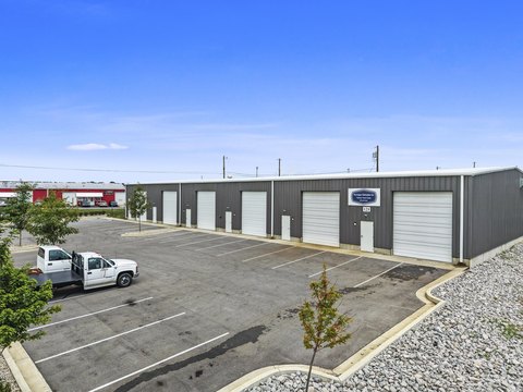 Flex Space with Overhead Door